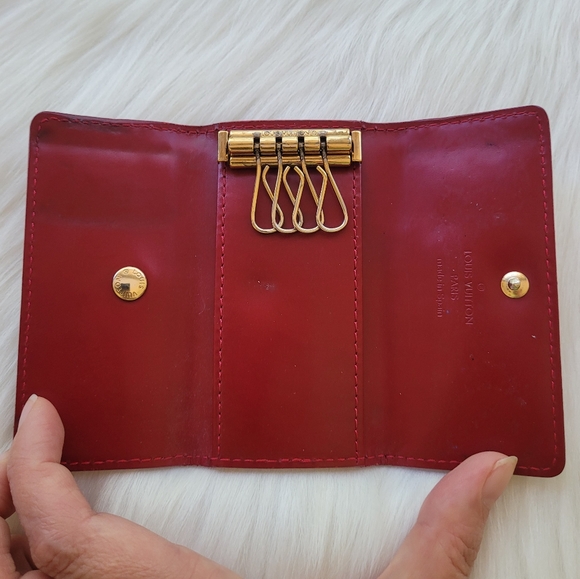 🔑 Louis Vuitton Vernis Red 4 Key Holder - Picture 10 of 16